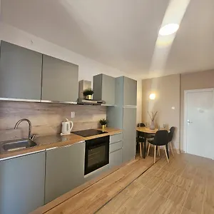 Lovre Apartment